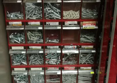 viti e tasselli assortiti