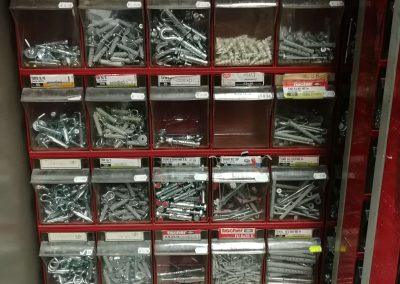 viti e tasselli assortiti