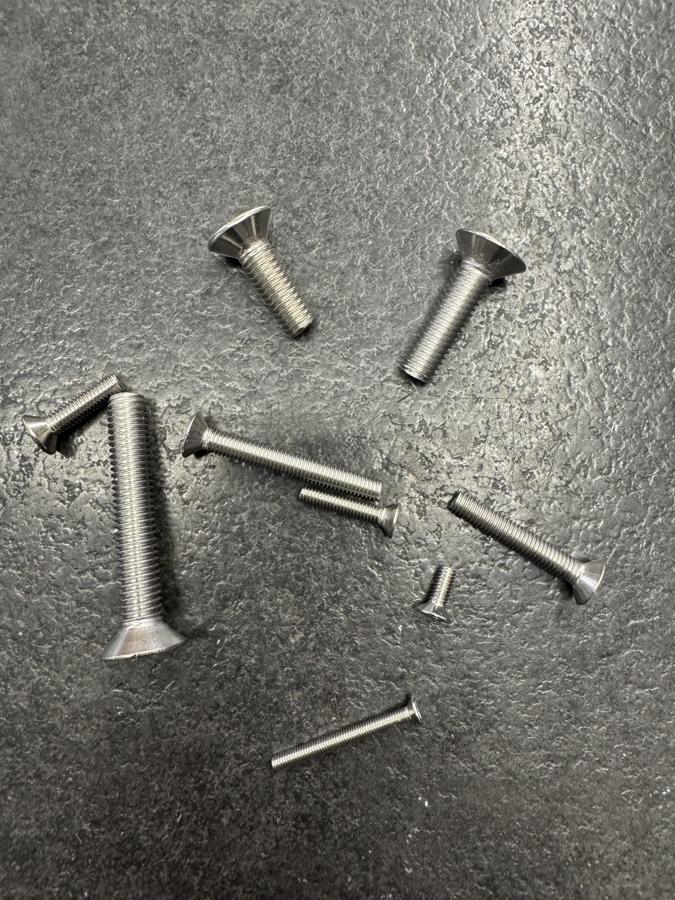 Viti inox a testa svasata di diverse misure